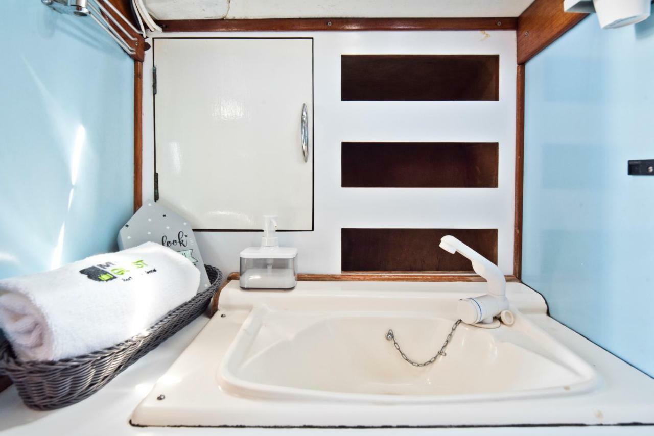 Botel Bmyguest-evamia River Boat Lissabon